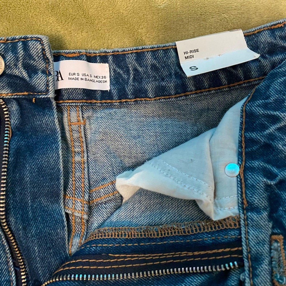 Zara Mid Rise Skirt - Picture 4 of 5